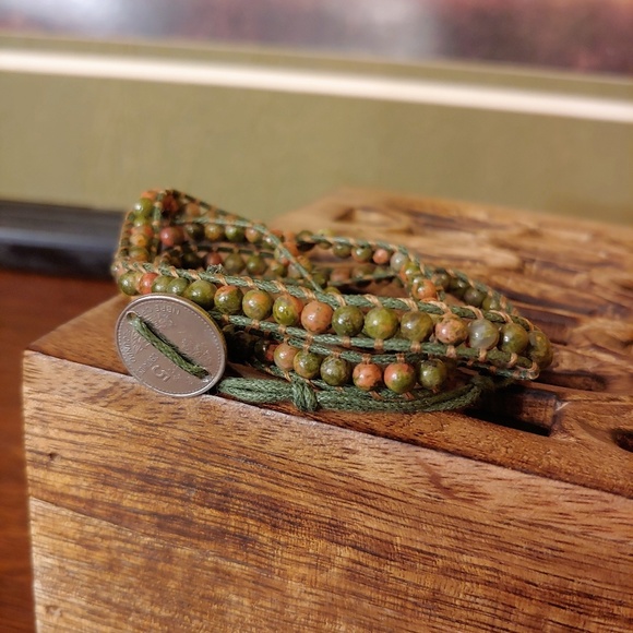 💜 Stone Bead Wrap Bracelet, Greens - Picture 4 of 7